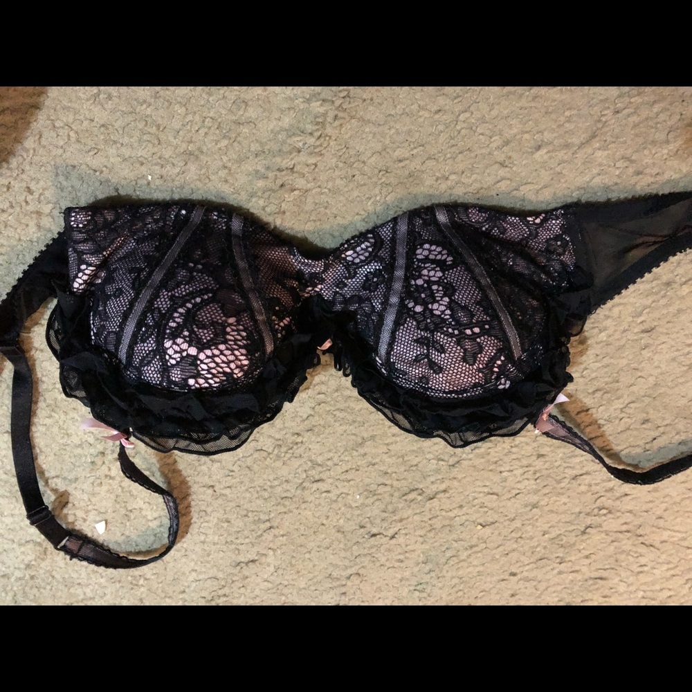 Victoria’s Secret Lace Bra - only worn a handful of times